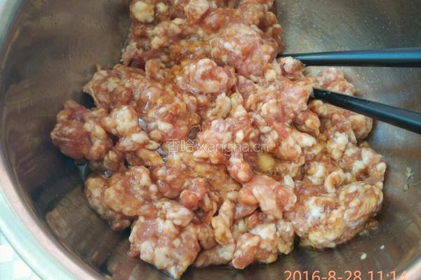 丝瓜肉丸子汤的做法图解2