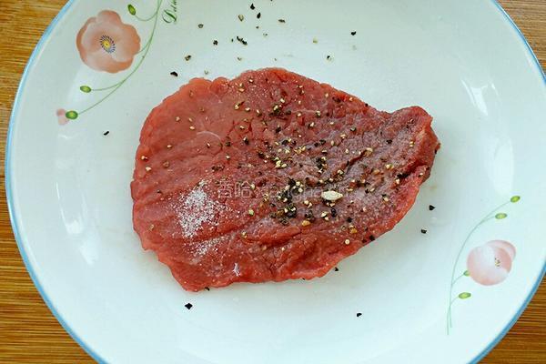 牛肉三明治的做法图解1