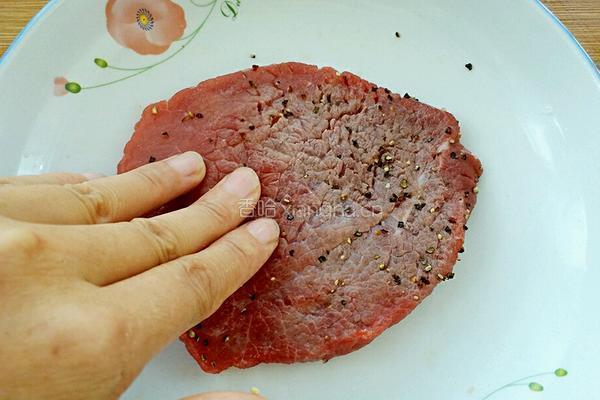 牛肉三明治的做法图解2