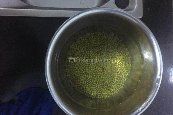 绿豆浆的做法图解1