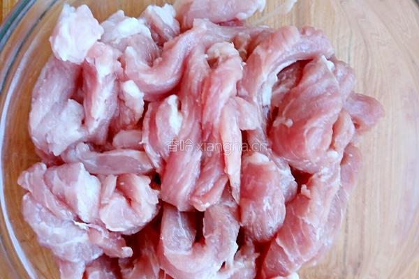 蒜苔炒肉的做法图解2