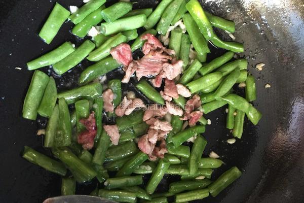 四季豆炒肉的做法图解9