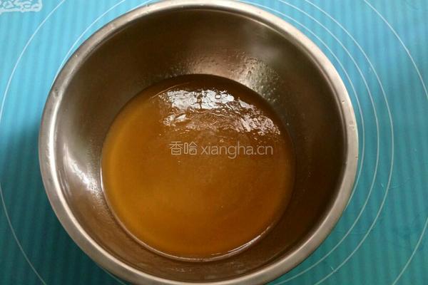 豆沙双黄月饼的做法图解3