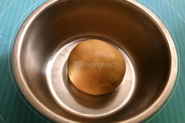 豆沙双黄月饼的做法图解5