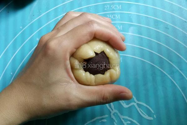 豆沙双黄月饼的做法图解12