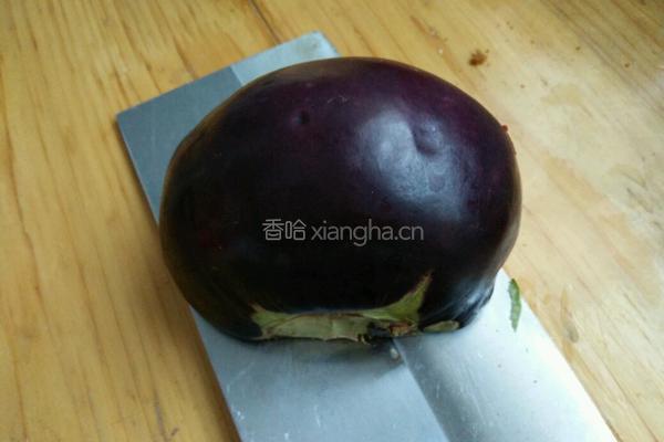 微波炉烤茄子的做法图解1
