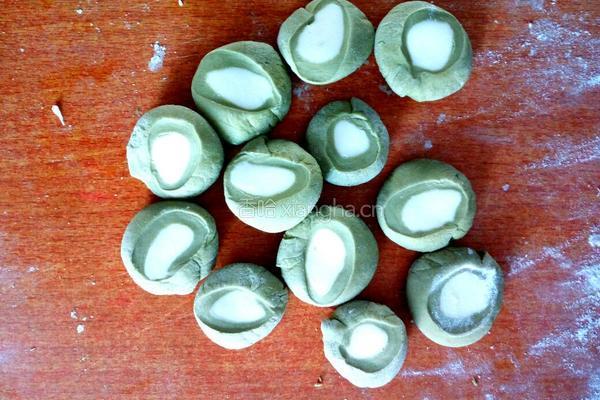 酸菜油裙子水饺的做法图解9