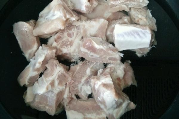 排骨烧土豆的做法图解2