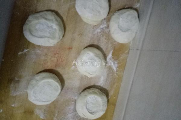 美味韭菜盒的做法图解2