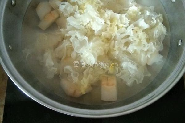 银耳雪梨糖水的做法图解6