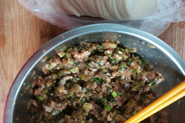 猪肉酸菜饺子的做法图解8