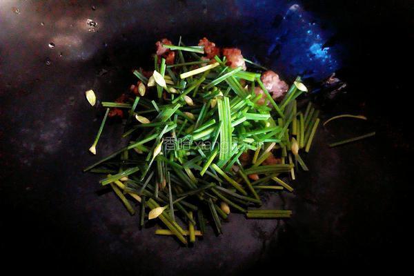 韭花炒肉的做法图解4