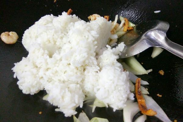海鲜炒饭的做法图解7