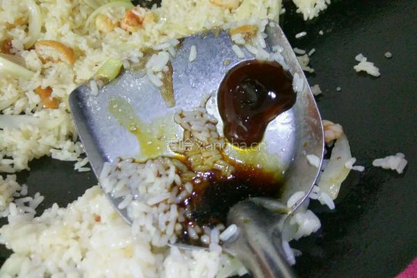 海鲜炒饭的做法图解8