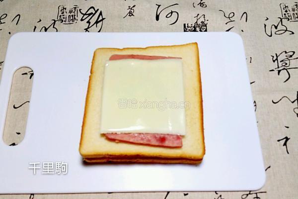 火腿蛋三明治的做法图解7