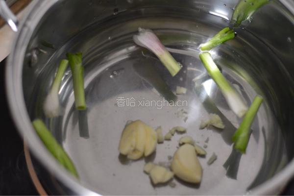 丝瓜番茄汤的做法图解2