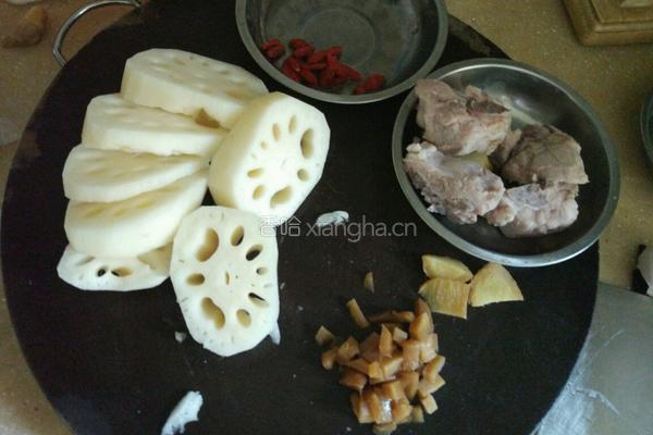 菜脯莲藕煲排骨的做法图解4