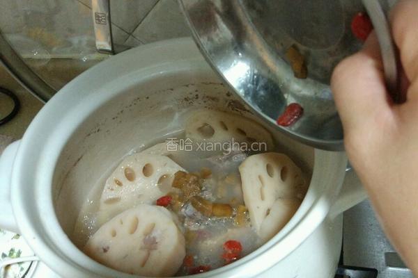 菜脯莲藕煲排骨的做法图解7