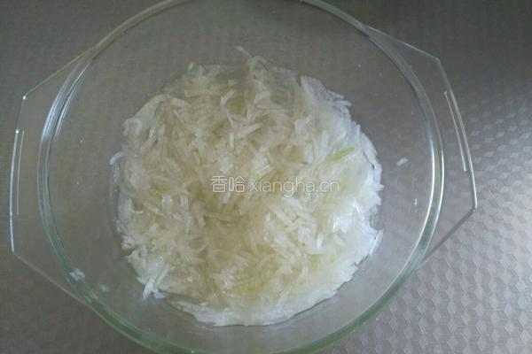 冬瓜虾仁馅饺子的做法图解3