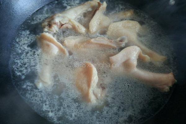 土豆炖鸭翅根的做法图解3