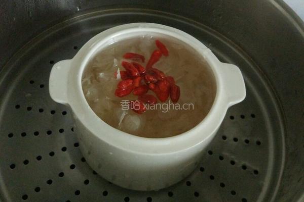 冰糖银耳炖燕窝的做法图解6