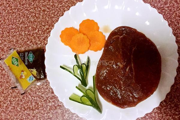 干煎牛排配红酒酱汁的做法图解1