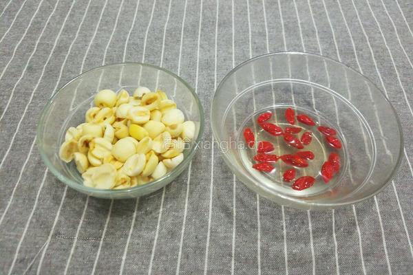 冬瓜莲子汤的做法图解3