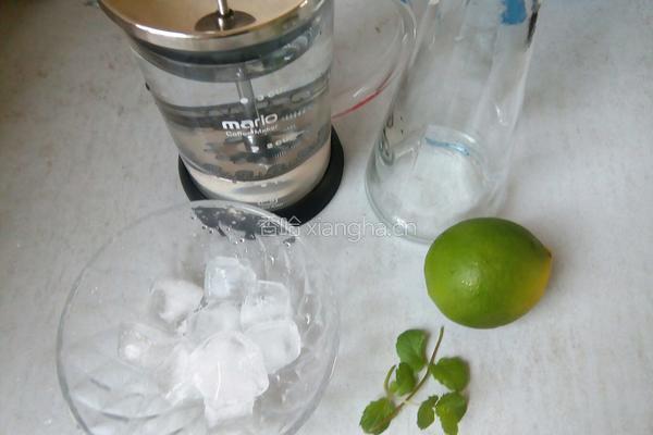 薄荷青柠檬水的做法图解1
