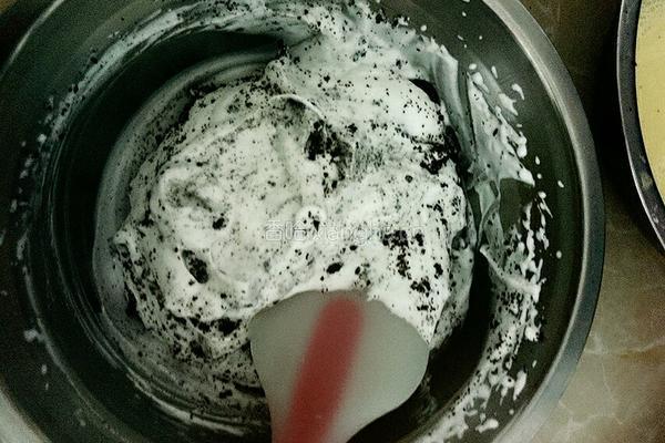 牛奶奥利奥冰淇淋的做法图解5