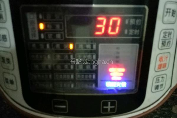 皮蛋粥的做法图解2