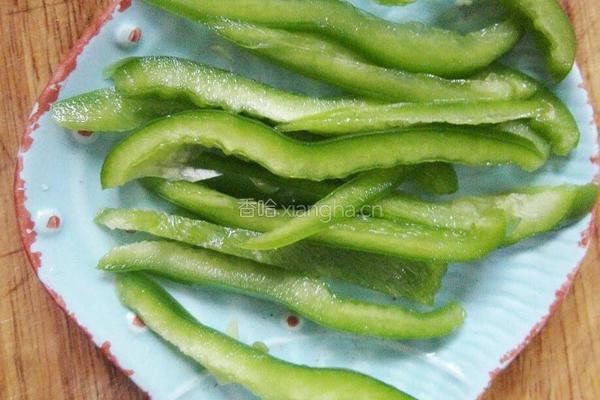 炝拌干豆腐丝的做法图解3