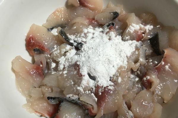 酸菜鱼片的做法图解4