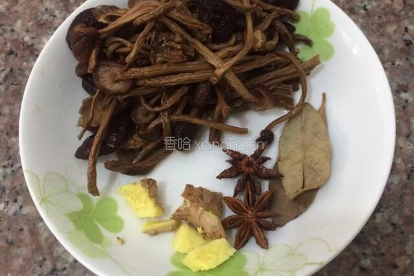 红烧肉炖蘑菇的做法图解2