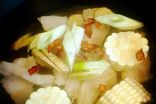 紫菜玉米排骨汤的做法图解5