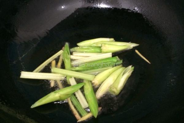 洋葱炒鱿鱼的做法图解4