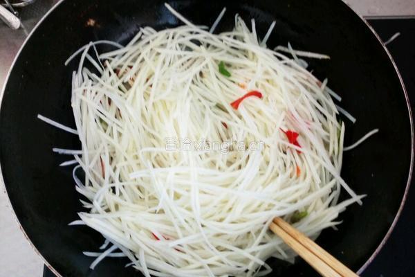 酸辣洋葱土豆丝的做法图解5