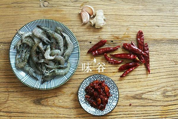 香辣虾仁的做法图解1