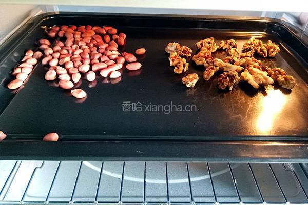 花生核桃红枣浆的做法图解1