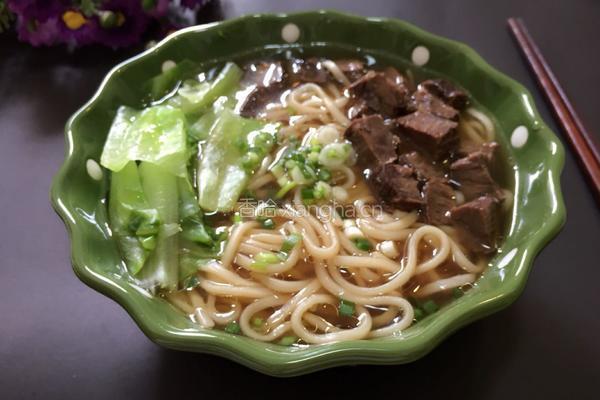 酱牛肉汤面的做法图解1
