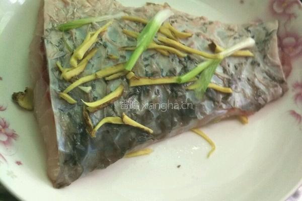 清蒸草鱼中段的做法图解4