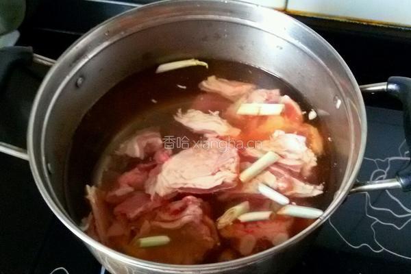 东北排骨炖豆角的做法图解2