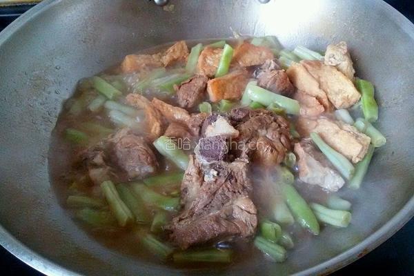 东北排骨炖豆角的做法图解10