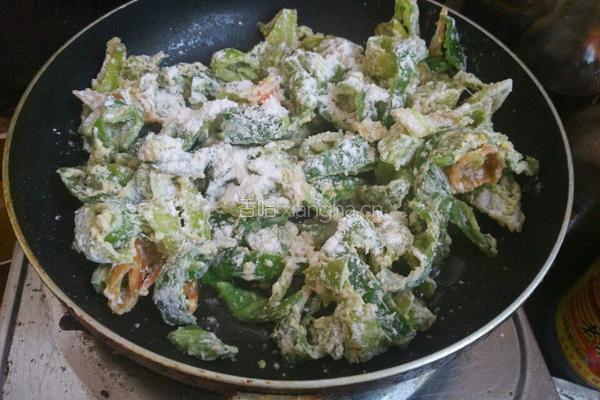 面粉炒辣椒的做法图解5