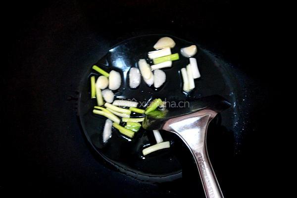 茶树菇烧木耳的做法图解4