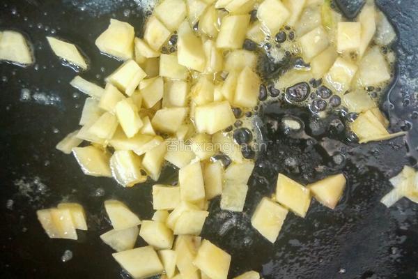 土豆炒鸡蛋的做法图解4