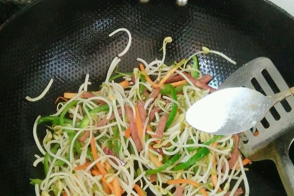 绿豆芽蛋炒饭的做法图解8