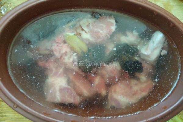 生地排骨汤的做法图解3