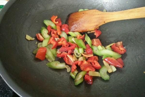 芹菜炒猪肝的做法图解5