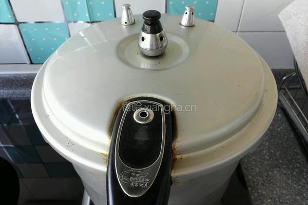 薏米莲子绿豆粥的做法图解4