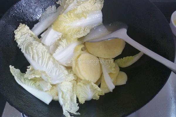 砂锅炖牛肉的做法图解3
